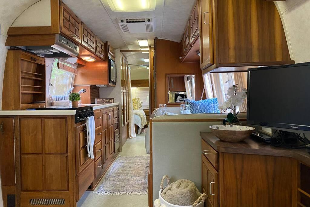 Beautiful Airstream, Beaufort Sc-Enjoy The Journey Exterior foto