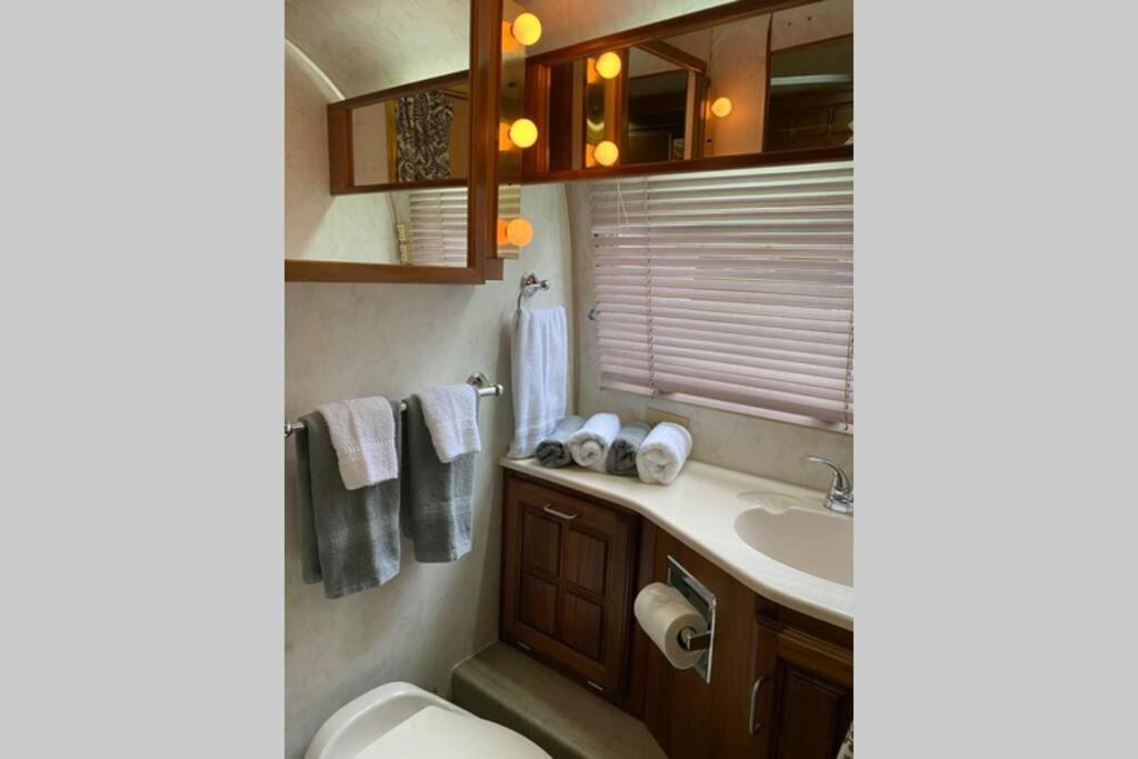 Beautiful Airstream, Beaufort Sc-Enjoy The Journey Exterior foto